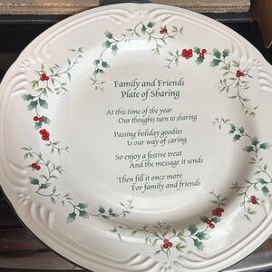Pfaltzgraff Winterberry Plate with Red and Green Accents